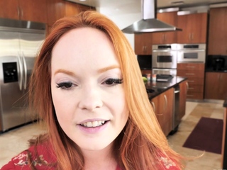 Close up fuck girl in big cock