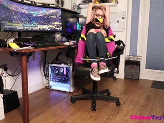 Beauty small tit amateur teen masturbating her shaved pussy