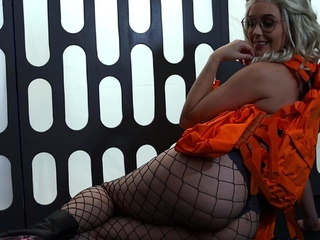 Hot amateur blonde pregnant toying her pussy solo