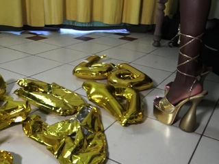 ebony pearl ballons crushing